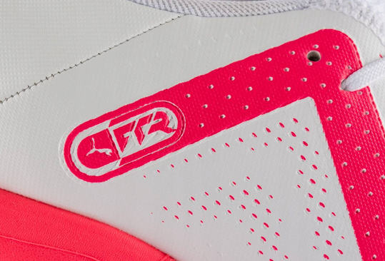 PUMA FUTURE PLAY IT 107382-01 BUTY HALOWE HALÓWKI SPORTOWE PIŁKARSKIE